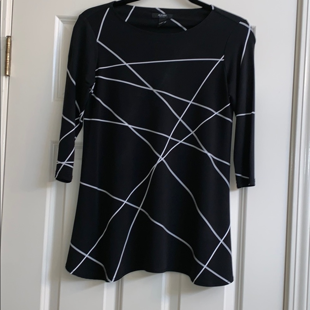 Black & White Quater Sleeve Top